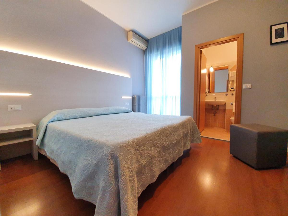 Air Hotel Forlì Екстериор снимка