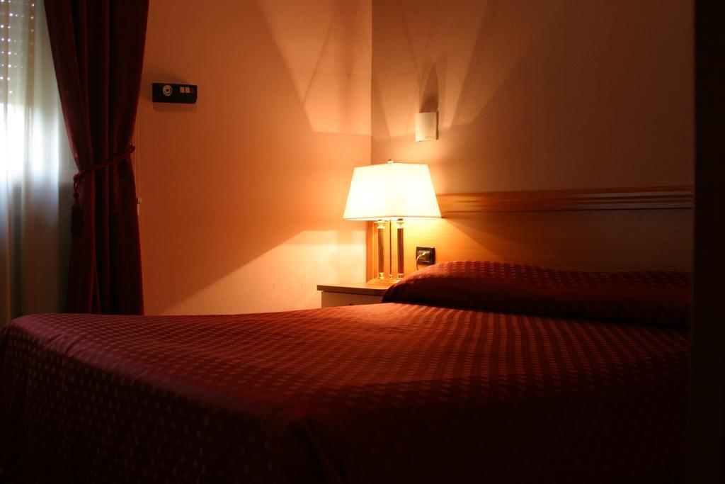 Air Hotel Forlì Екстериор снимка